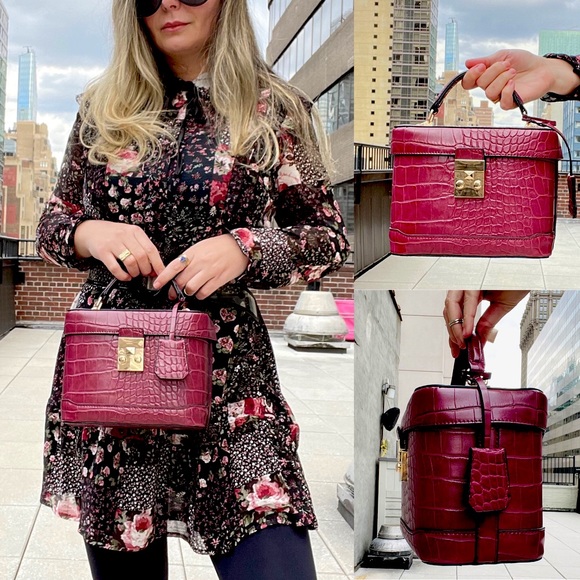 Handbags - Faux croc leather top handle / crossbody h…